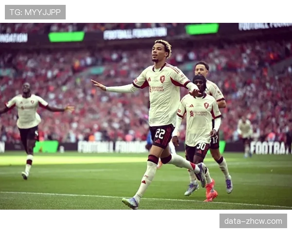 利物浦埃基蒂克开场六分钟伤退，锋线人员储备面临严峻考验